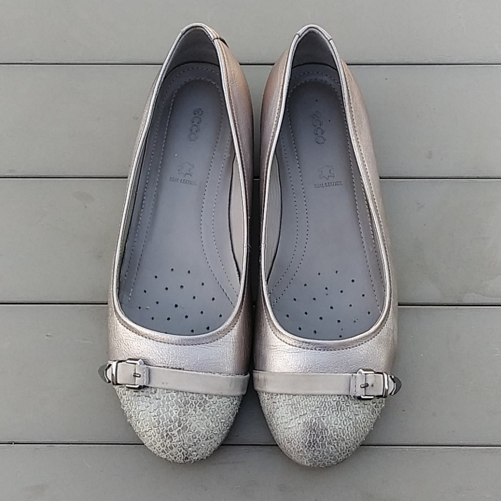 Ecco flats